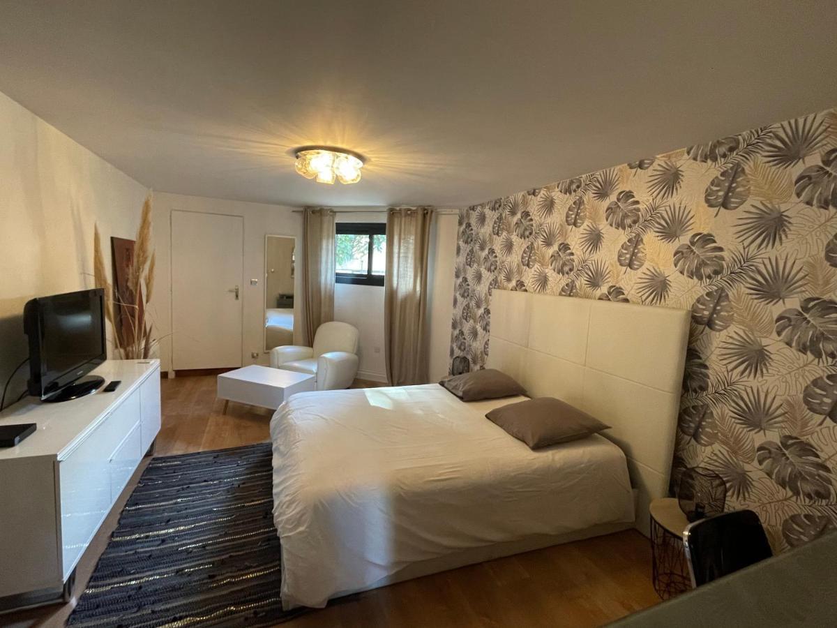 Ty Logis Bed and Breakfast Montrabe Buitenkant foto